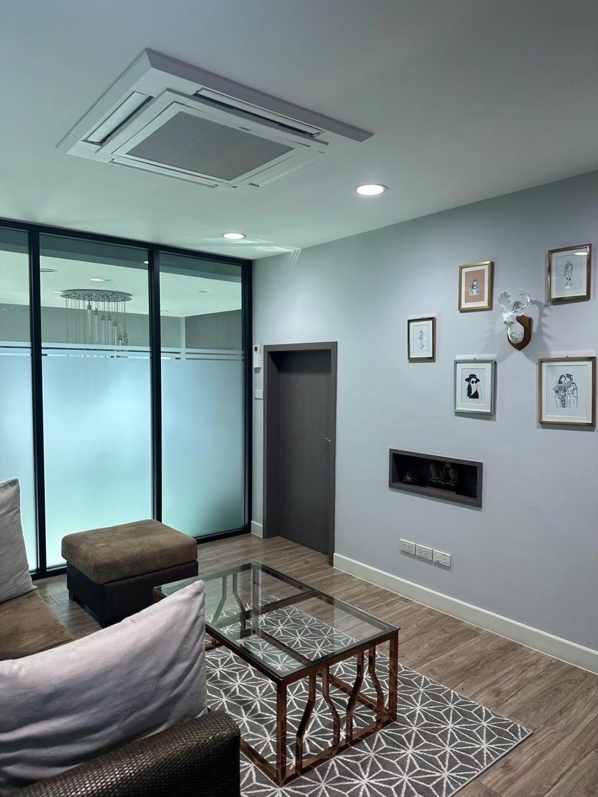 For RentOfficeKaset Nawamin,Ladplakao : 12/02/2026, Luxury house Nirvana @WORK Ladprao-Kasetnawamin 4 bedrooms with large space. 
Rent only 120,000 baht per month, close to the BTS and main road. Convenient travel on every route