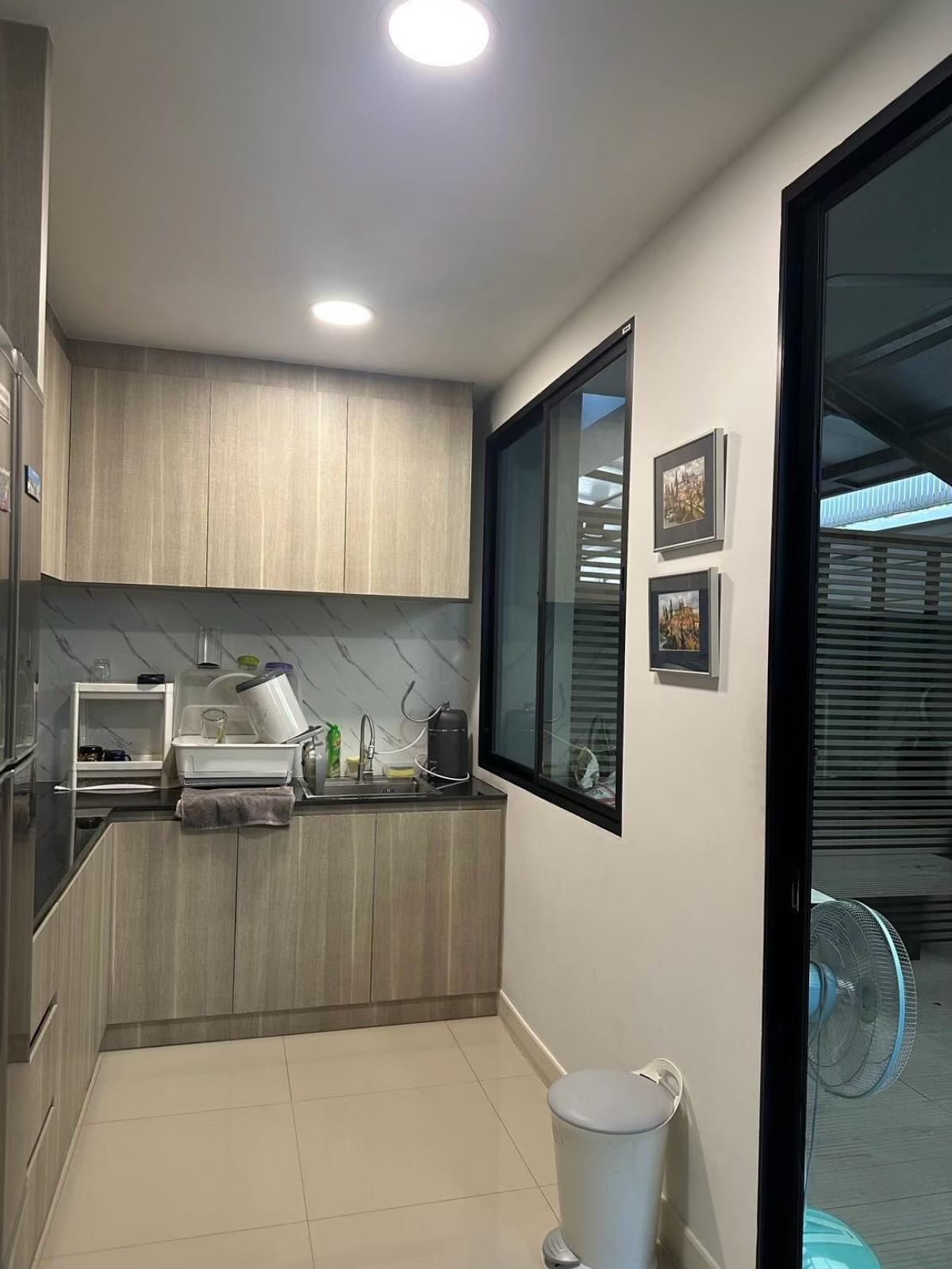 For RentOfficeKaset Nawamin,Ladplakao : 12/02/2026, Luxury house Nirvana @WORK Ladprao-Kasetnawamin 4 bedrooms with large space. 
Rent only 120,000 baht per month, close to the BTS and main road. Convenient travel on every route