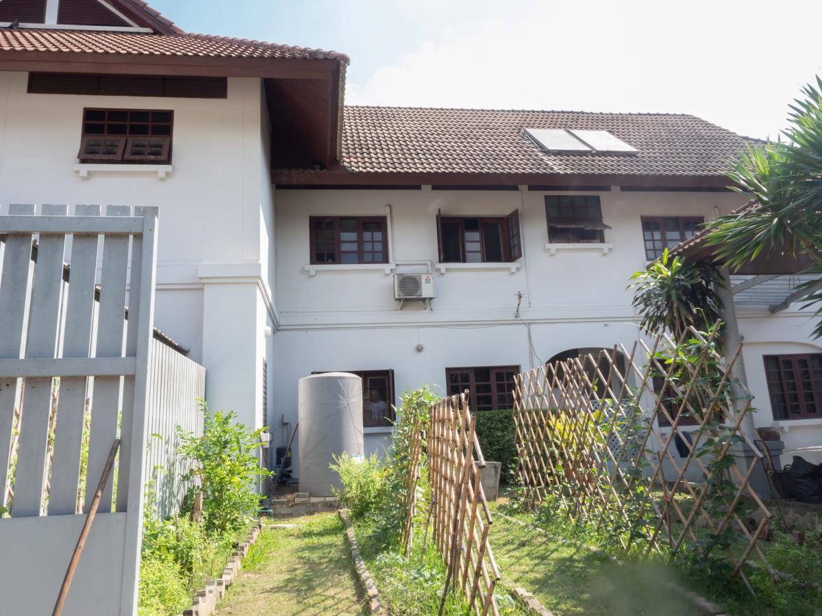 ขายบ้านลาดพร้าว เซ็นทรัลลาดพร้าว : 28/02/2026, บ้านหรู 5 นอน 6 น้ำ 256 ตร.ว. ใกล้สนามกอล์ฟนวธานี ลด 6 ล้าน พร้อมโอน 
บ้านใหญ่ใจกลางลาดพร้าว พร้อมห้องทำงาน จอดรถในร่ม 7 คัน ครบฟังก์ชัน