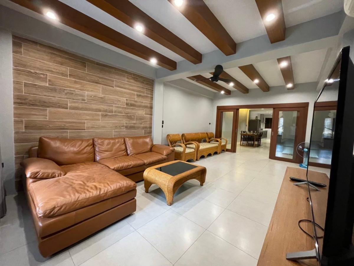 For RentShop HouseRama3 (Riverside),Satupadit : 12/02/2026, 4-story townhome for rent, Chong Nonsi area. Fully decorated and ready to move in 
Wide area 320 sq m., near Central Rama 3, only 45,000/month.