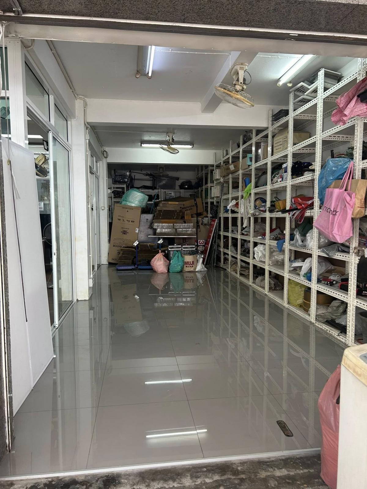 ให้เช่าอาคารพาณิชย์ราชเทวี พญาไท : 28/02/2026, เช่าช้อปเฮ้าส์ 3 ห้องนอน ใจกลางราชเทวี 
ราคาเริ่มต้น 30,000 บาทต่อเดือน รีบจับจอง!