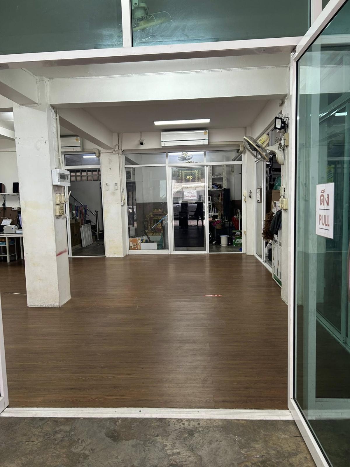 ให้เช่าอาคารพาณิชย์ราชเทวี พญาไท : 28/02/2026, เช่าช้อปเฮ้าส์ 3 ห้องนอน ใจกลางราชเทวี 
ราคาเริ่มต้น 30,000 บาทต่อเดือน รีบจับจอง!