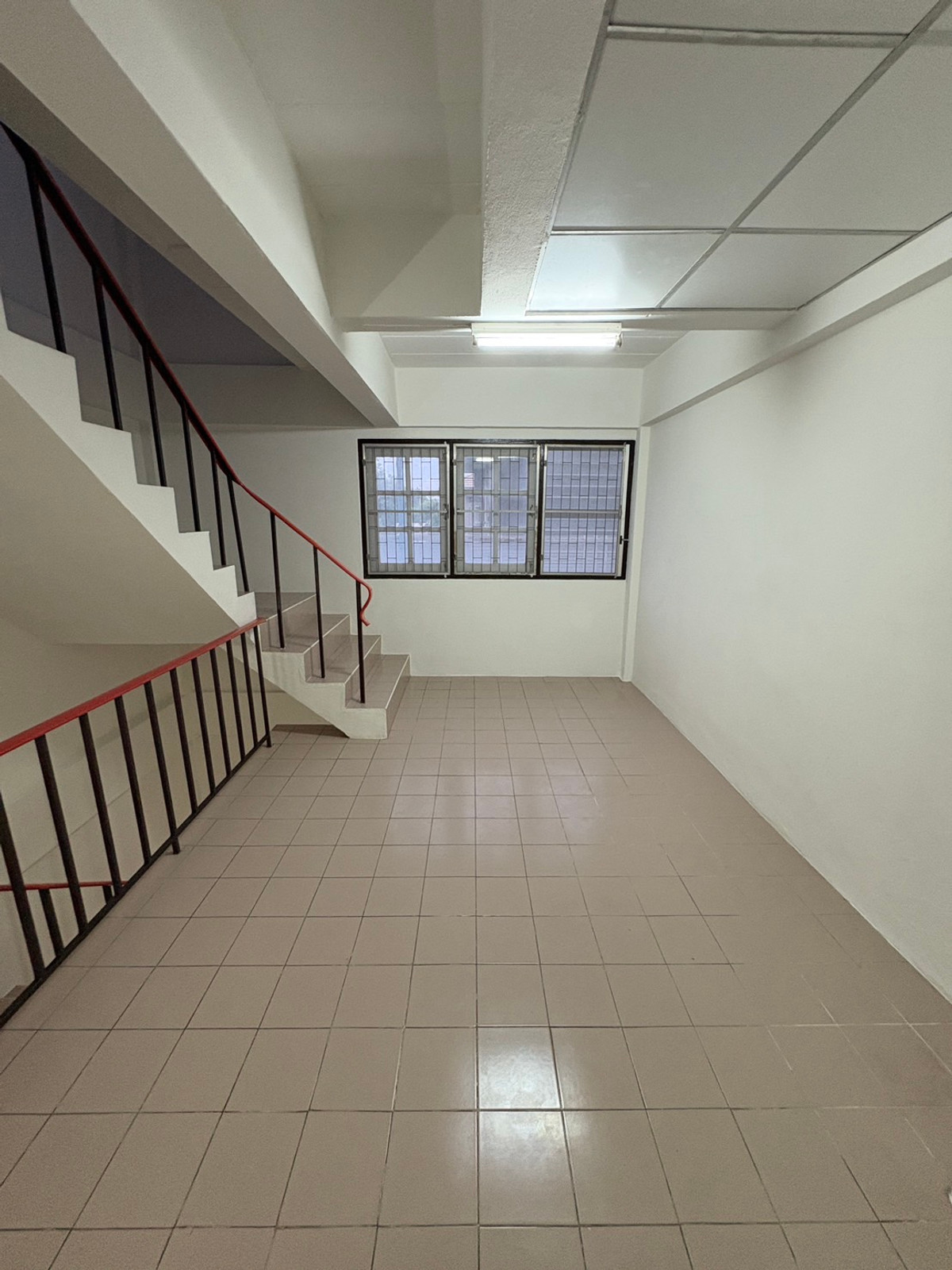 ให้เช่าอาคารพาณิชย์เสรีไทย-นิด้า : ให้เช่า อาคารพาณิชย์ ใกล้ โรงพยาบาลเกษมราษฎร์ รามคำแหง เพียง 3 นาที