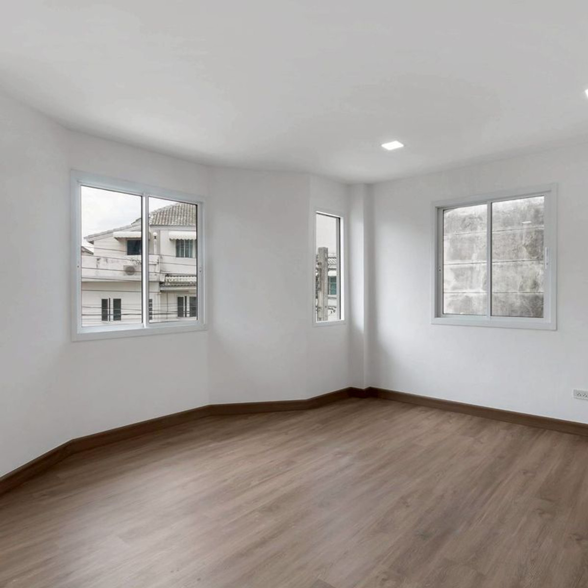 ขายทาวน์โฮมวิภาวดี ดอนเมือง หลักสี่ : 📌 Sale!!! 🏡 ทาวน์โฮม 3 ชั้น หมู่บ้าน เศรณี ดอนเมือง-สรงประภา  (รีโนเวทใหม่ ใกล้สนามบินดอนเมือง )📌