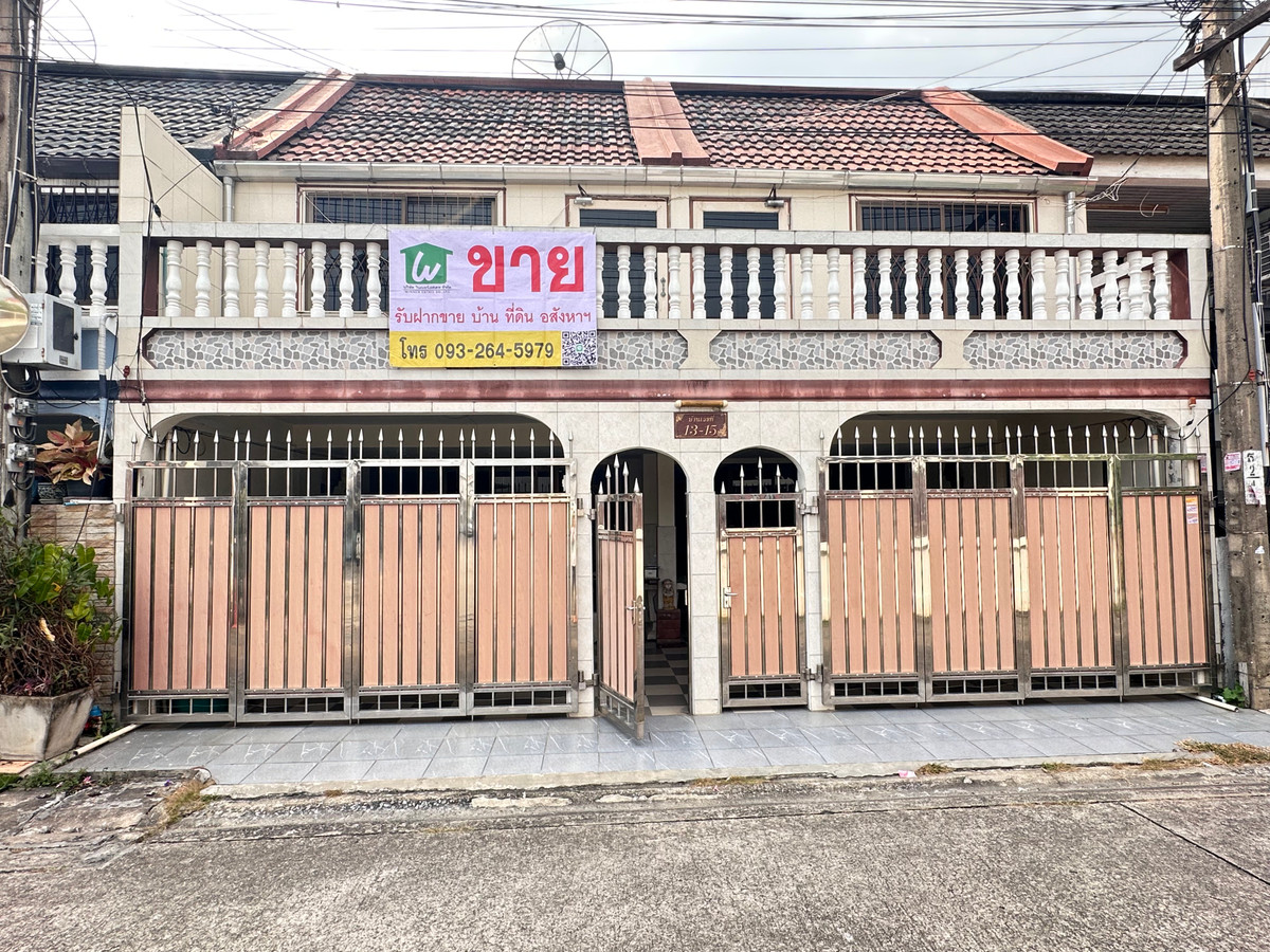 For SaleTownhomePinklao, Charansanitwong : Very urgent sale, beautiful house, 2 floors, 37 sq m., good location, Soi Charansanitwong 13.