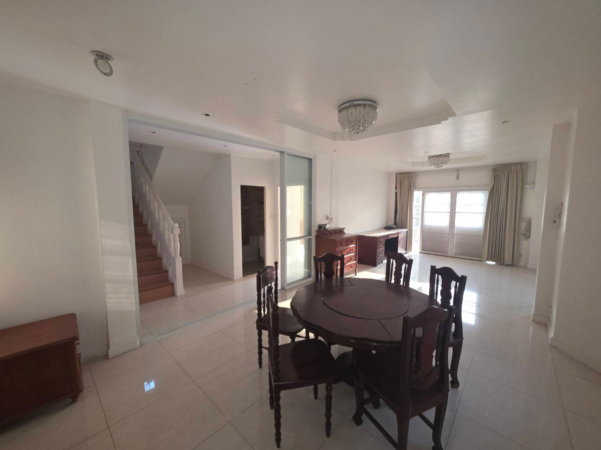 ให้เช่าบ้านปทุมธานี รังสิต ธรรมศาสตร์ : ให้เช่าบ้านเดี่ยว หมู่บ้านเมืองเอกโครงการ 6 ใกล้ มหาวิทยาลัยรังสิต เพียง 1 นาที