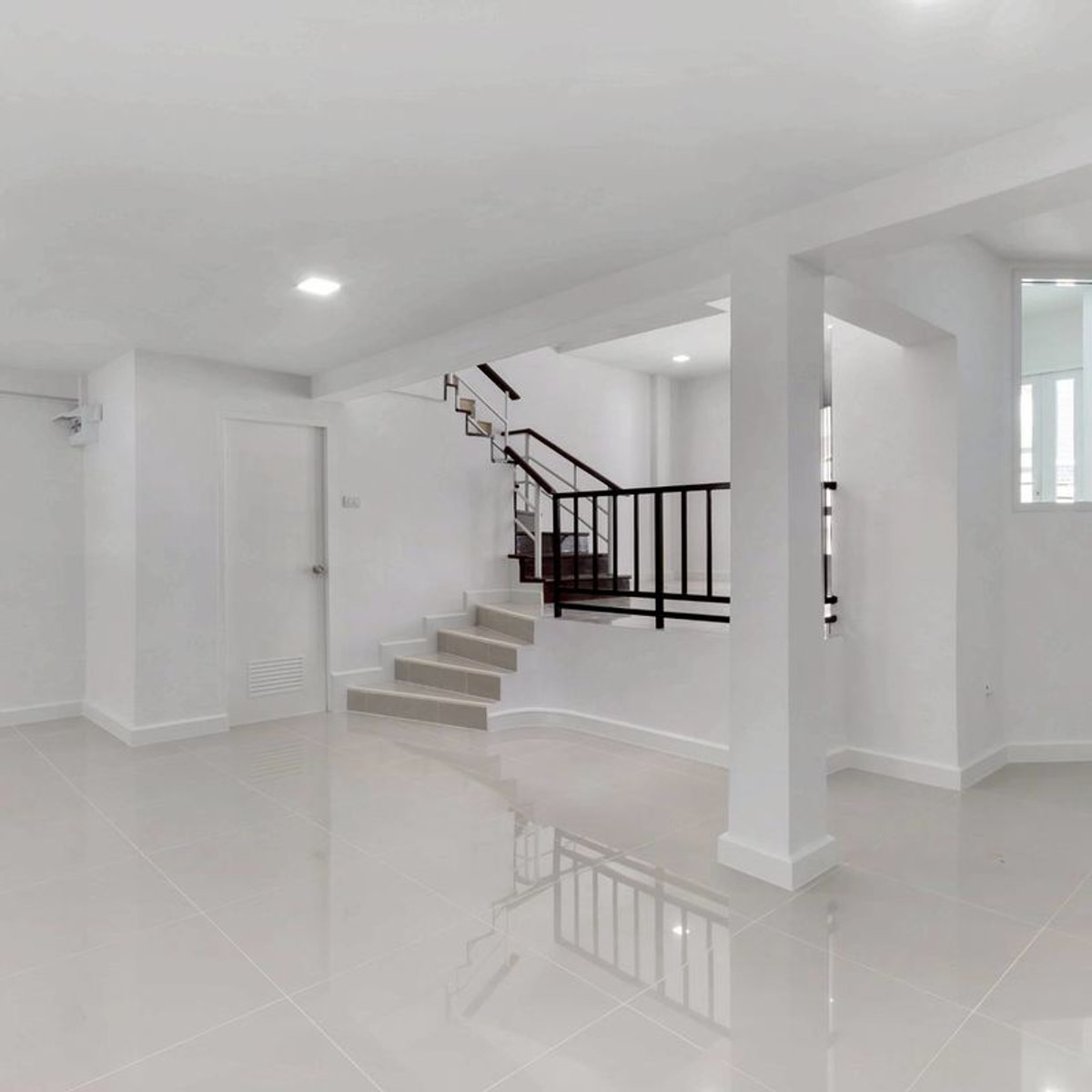 ขายทาวน์โฮมวิภาวดี ดอนเมือง หลักสี่ : 📌 Sale!!! 🏡 ทาวน์โฮม 3 ชั้น หมู่บ้าน เศรณี ดอนเมือง-สรงประภา  (รีโนเวทใหม่ ใกล้สนามบินดอนเมือง )📌