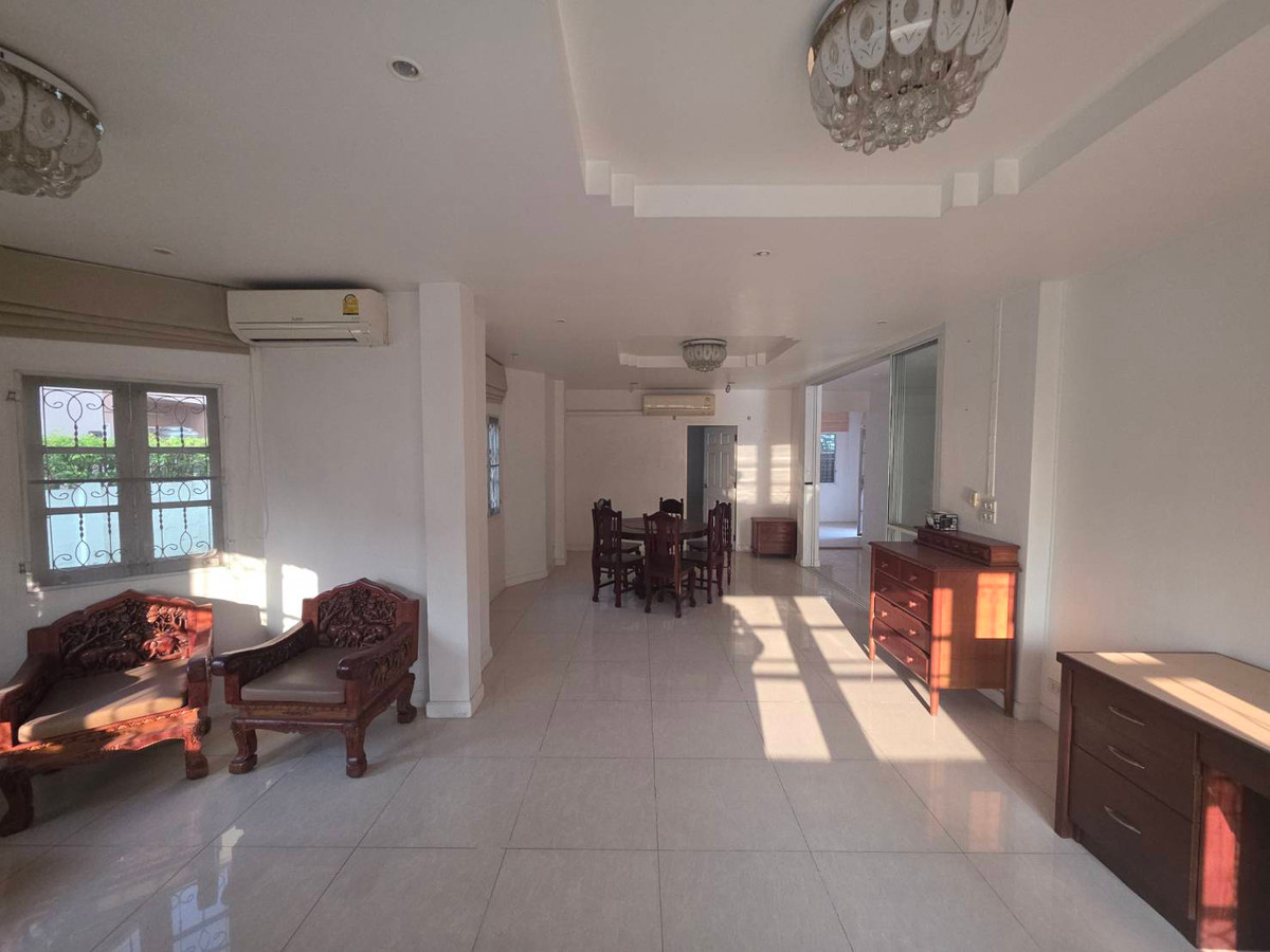 ให้เช่าบ้านปทุมธานี รังสิต ธรรมศาสตร์ : ให้เช่าบ้านเดี่ยว หมู่บ้านเมืองเอกโครงการ 6 ใกล้ มหาวิทยาลัยรังสิต เพียง 1 นาที