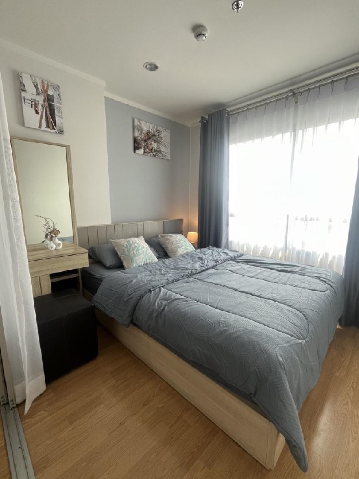 For RentCondoPattanakan, Srinakarin : Condo for rent, Lumpini Place Srinakarin Hua Mak Station, next to Hua Mak Airport Link.