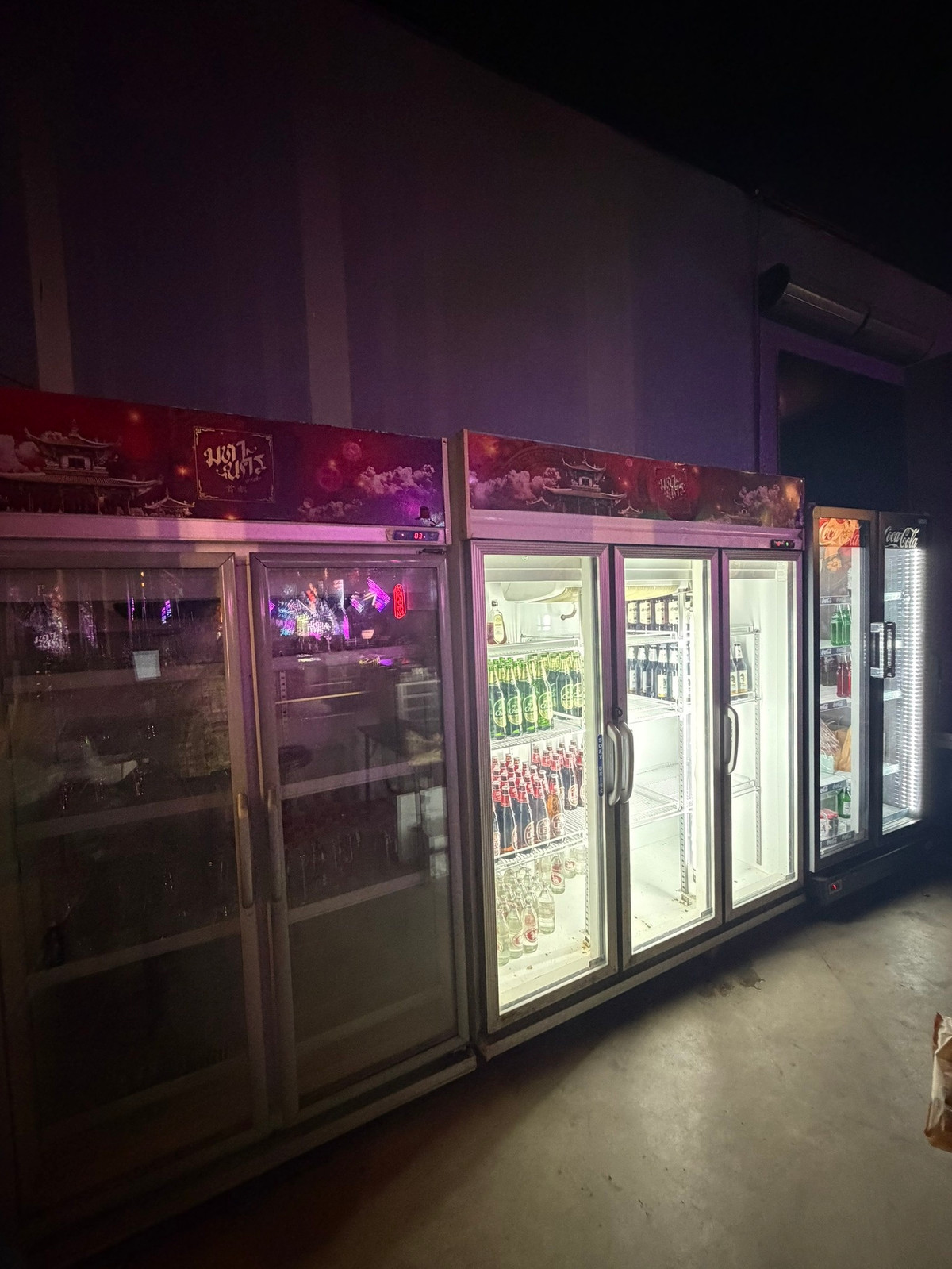 เซ้งร้านค้า/ตลาดนัดปทุมธานี รังสิต ธรรมศาสตร์ : เซ้ง ร้านนั่งชิว-ดนตรีสด-ผับ รังสิต คลอง4 ตัวอาคารเห็นชัด ติดถนนใหญ่ มีที่จอดรถเยอะ