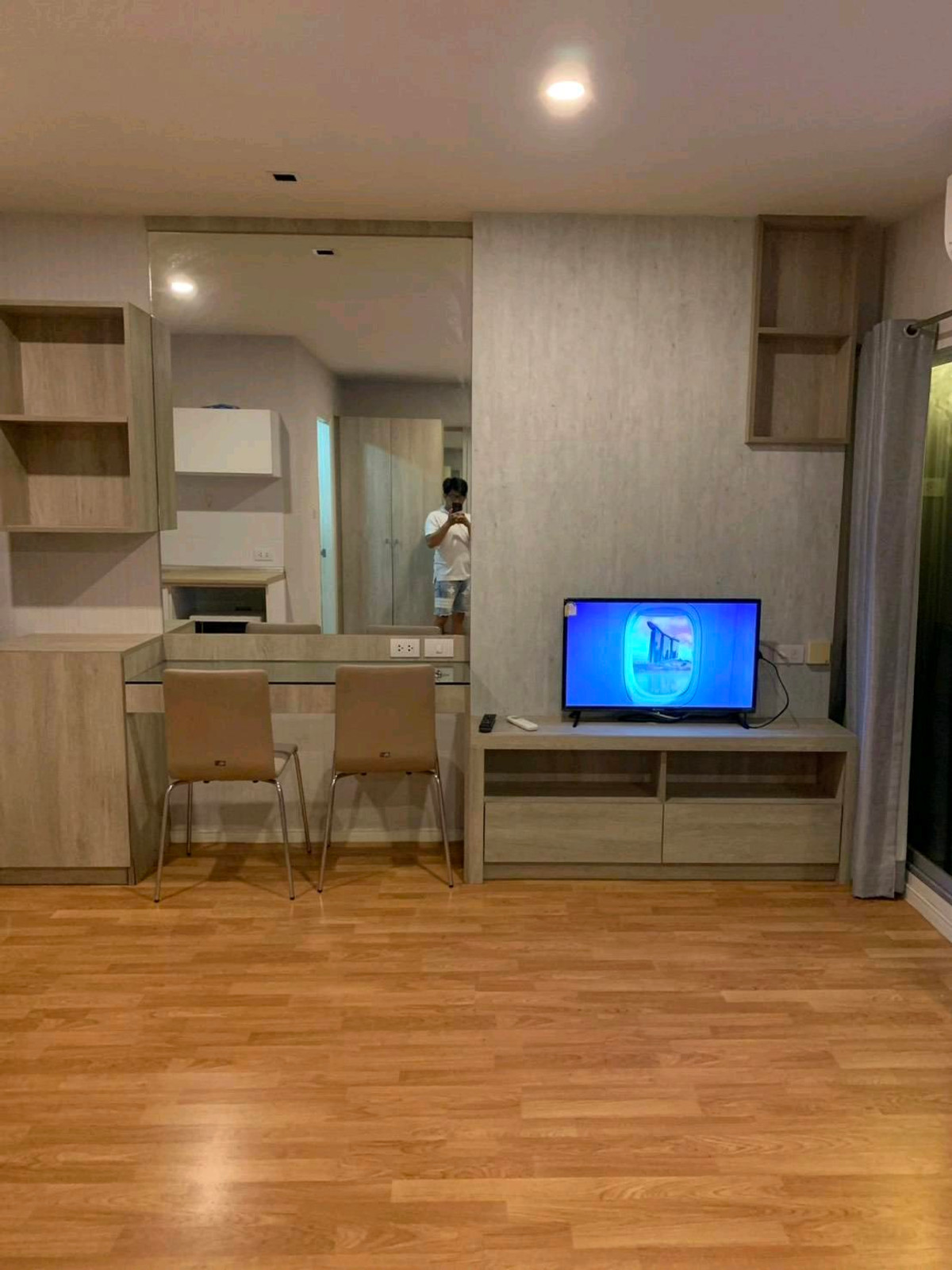 For RentCondoSamut Prakan,Samrong : ✨ Good location, convenient travel, easy to enter the city, cute price, ready to move in immediately 🚆 near BTS Bearing and BTS Samrong.