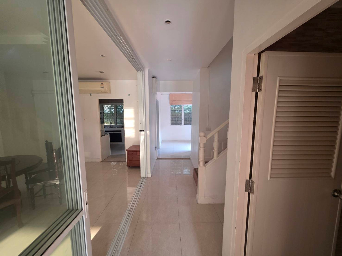 ให้เช่าบ้านปทุมธานี รังสิต ธรรมศาสตร์ : ให้เช่าบ้านเดี่ยว หมู่บ้านเมืองเอกโครงการ 6 ใกล้ มหาวิทยาลัยรังสิต เพียง 1 นาที