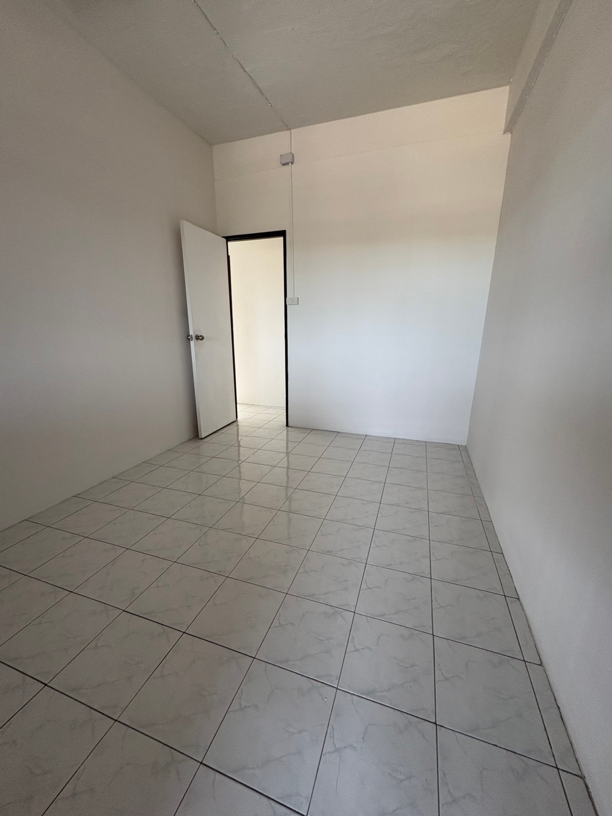 ให้เช่าอาคารพาณิชย์เสรีไทย-นิด้า : ให้เช่า อาคารพาณิชย์ ใกล้ โรงพยาบาลเกษมราษฎร์ รามคำแหง เพียง 3 นาที