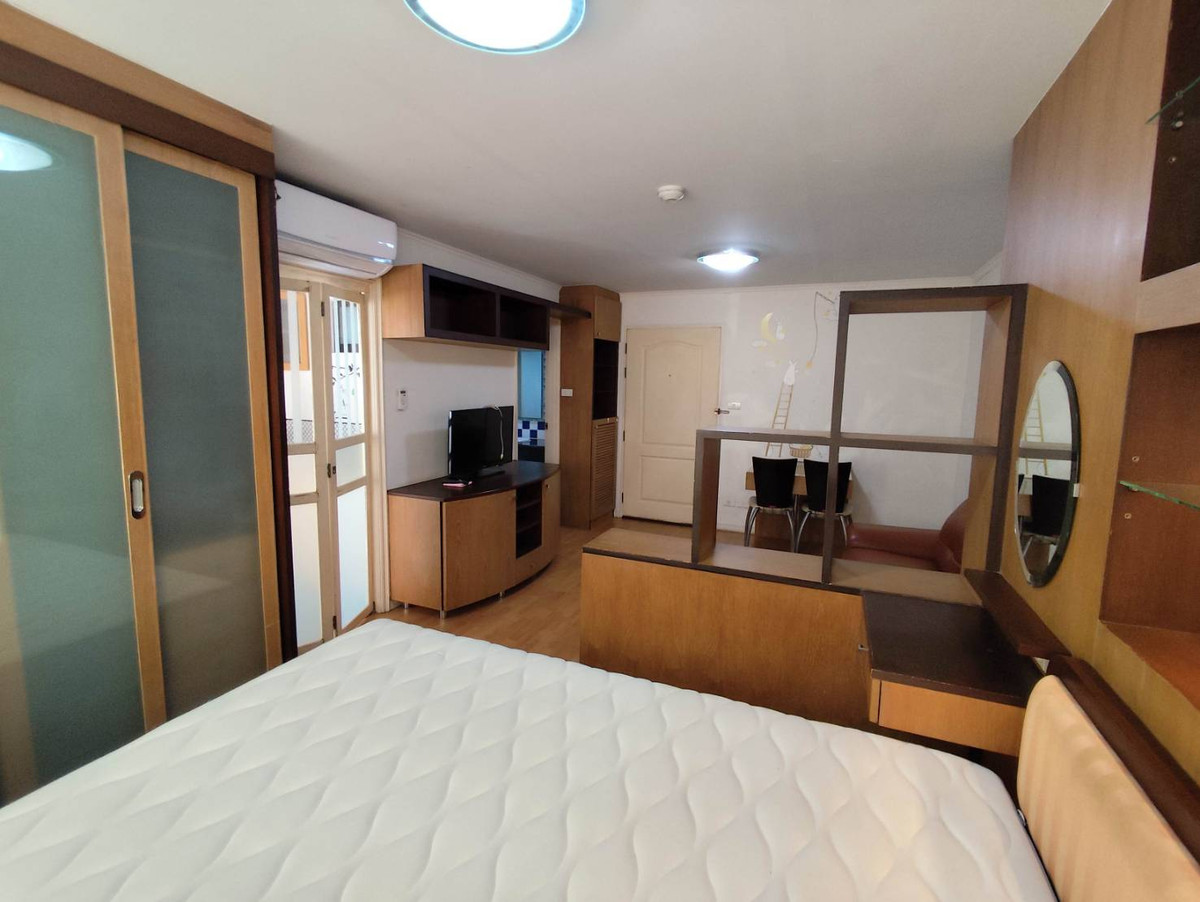 ให้เช่าคอนโดสาทร นราธิวาส : Near Silom,Sathon,One Bangkok,Rent by the owner MRT Lumpini 