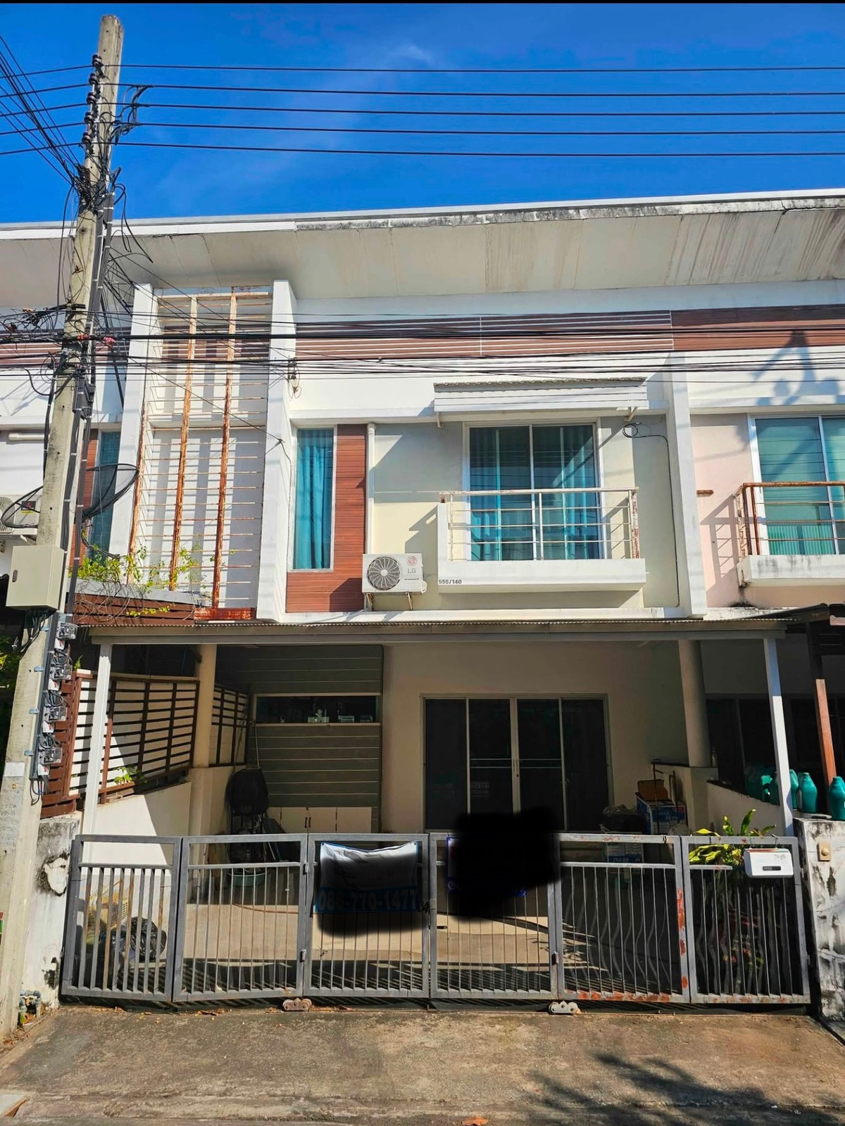 ให้เช่าทาวน์โฮมลาดกระบัง สุวรรณภูมิ : ให้เช่าทาวน์โฮม 2 ชั้น Nirvana Park อ่อนนุช 77 ใกล้สุวรรณภูมิ เลี้ยงสัตว์ได้ สนใจติดต่อ 082-3223695 