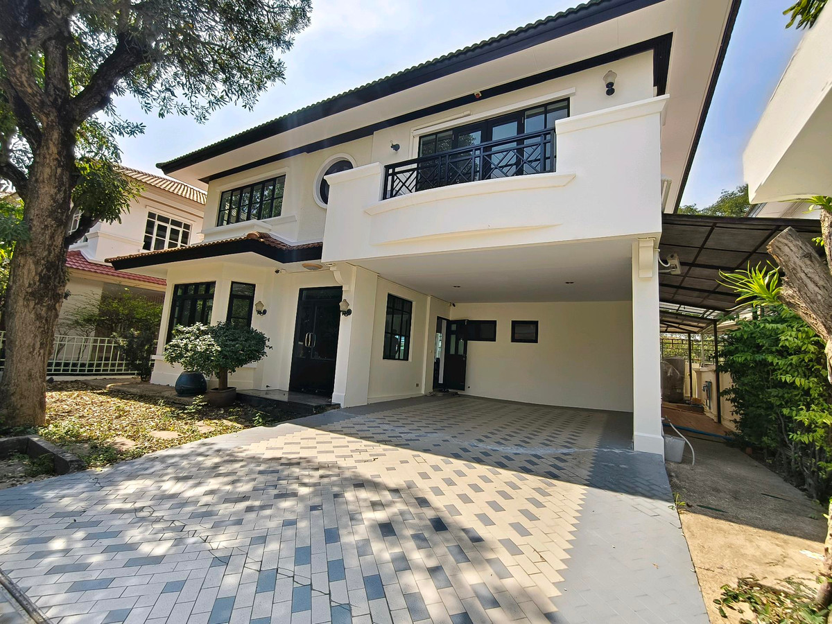 ขายบ้านบางซื่อ วงศ์สว่าง เตาปูน : ✨ บ้านเดี่ยวระดับลักชัวรี่ ในโครงการหมู่บ้านธาริณี ประชาชื่น ✨
ที่ดิน 70 ตร.วา | พื้นที่ใช้สอย 242 ตร.ม. | ราคา 17.5 ล้านบาท