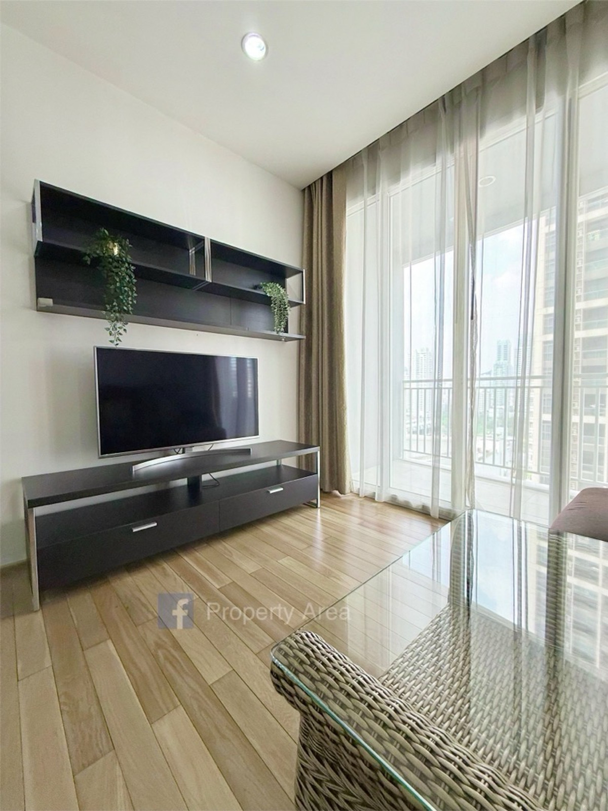 ให้เช่าคอนโดสุขุมวิท อโศก ทองหล่อ : ให้เช่า 39 by Sansiri | สุขุมวิท 39
ใกล้ EmQuartier / BTS พร้อมพงษ์ ชั้น 17 ขนาด 60 ตร.ม 1 ห้องนอน 1 ห้องน้ำ 43,000 บาท จองภายในเดือนนี้ราคาต่อรองได้!!