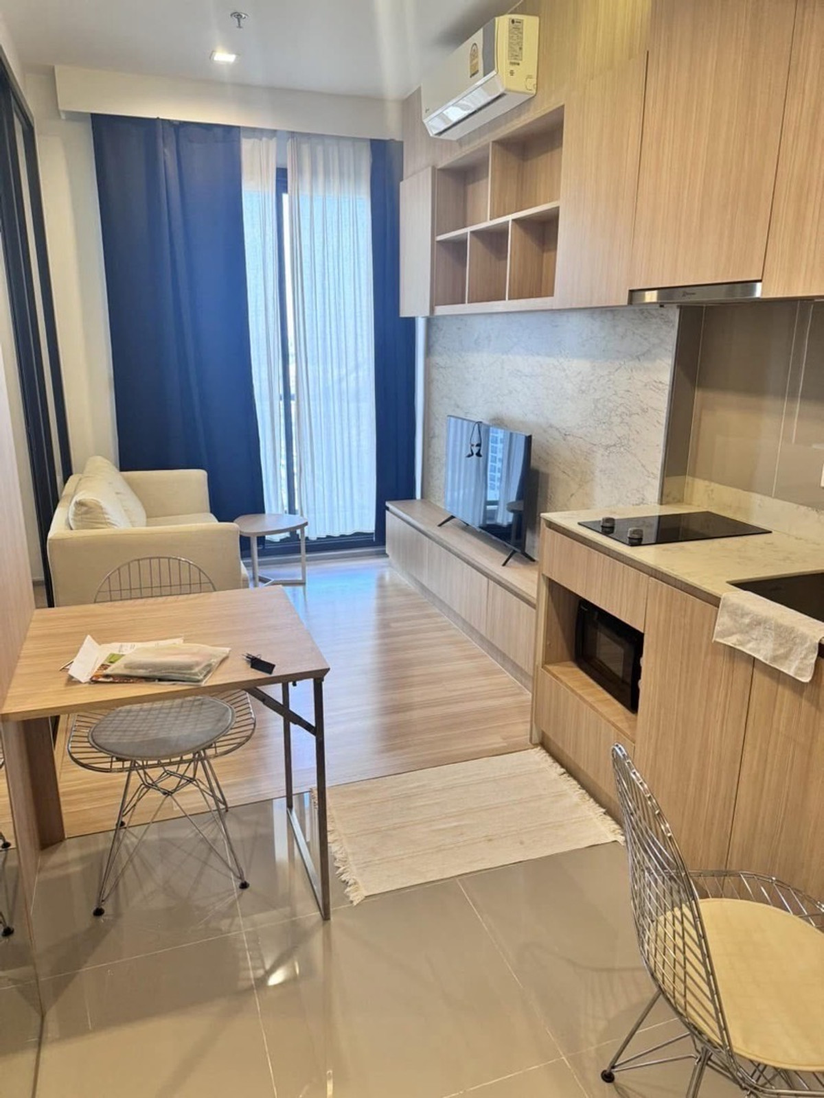 For RentCondoSapankwai,Jatujak : For rent M Jatujak 1 bedroom 19,000 call 0869017364