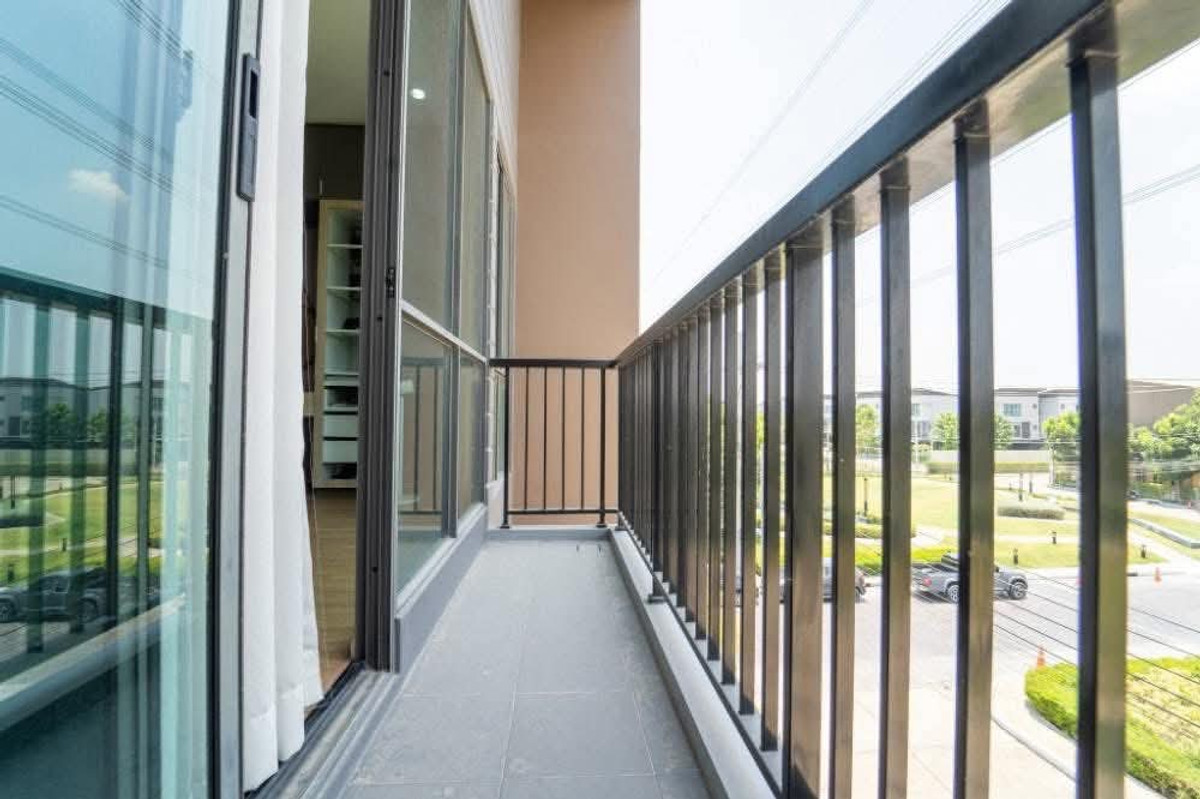 ทาวน์โฮมมีนบุรี-ร่มเกล้า : ทาวน์โฮม 3 ชั้น ใกล้โรงเรียนนานาชาติเวลลิงตัน สนามบินสุวรรณภูมิ 🛫