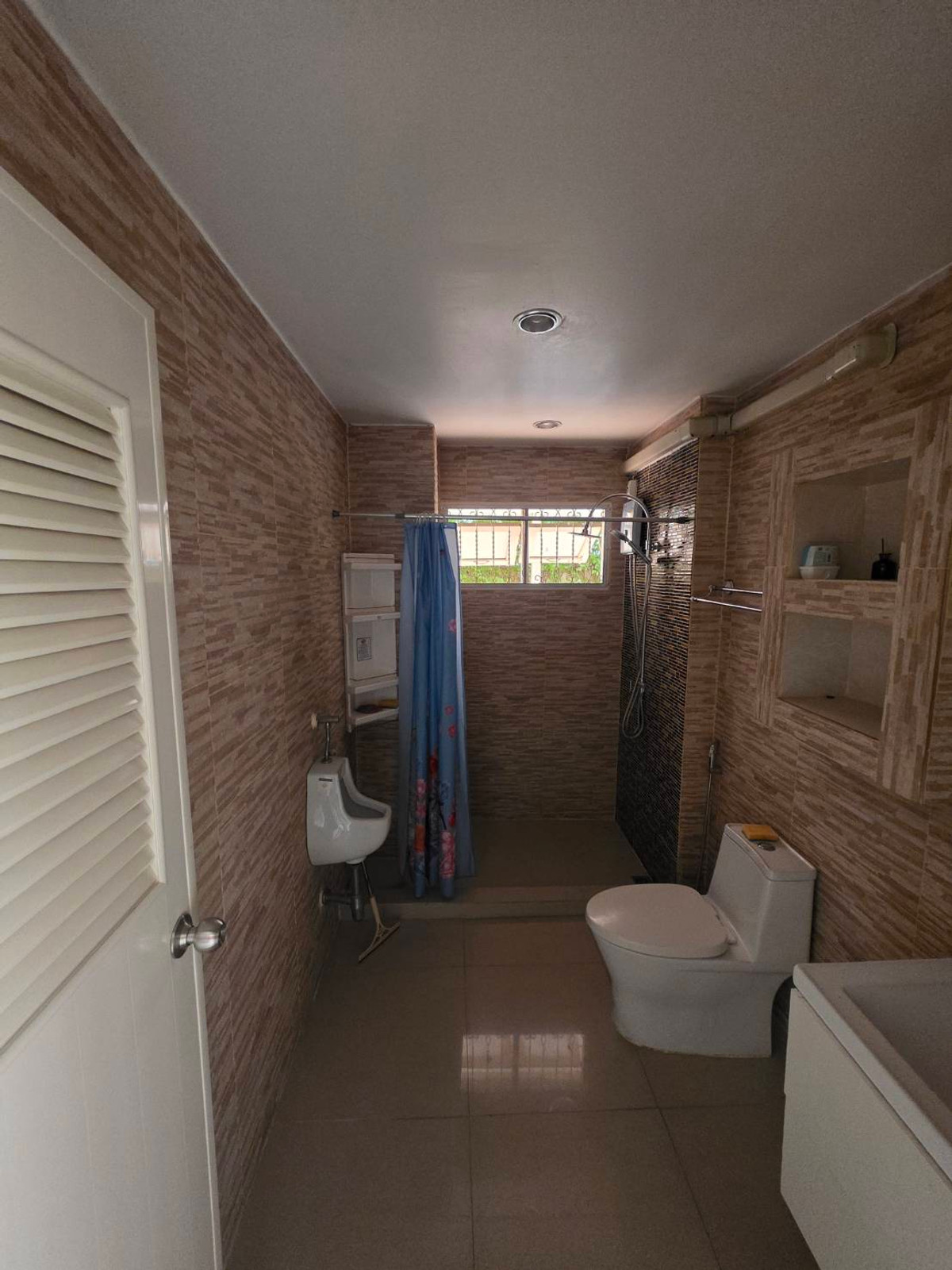 ให้เช่าบ้านปทุมธานี รังสิต ธรรมศาสตร์ : ให้เช่าบ้านเดี่ยว หมู่บ้านเมืองเอกโครงการ 6 ใกล้ มหาวิทยาลัยรังสิต เพียง 1 นาที