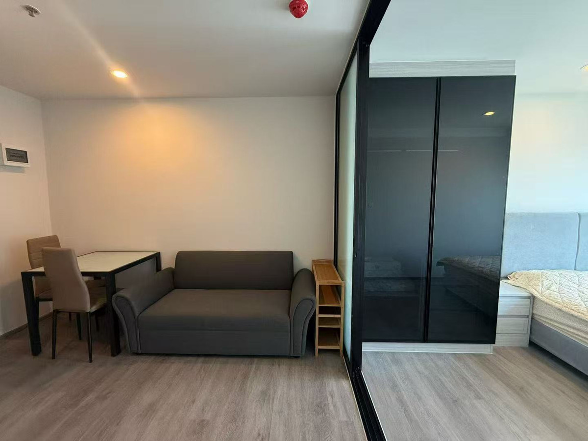 For RentCondoThaphra, Talat Phlu, Wutthakat : Condo for Rent Regent Home Wutthakat Floor A 28 THB 10,000/month