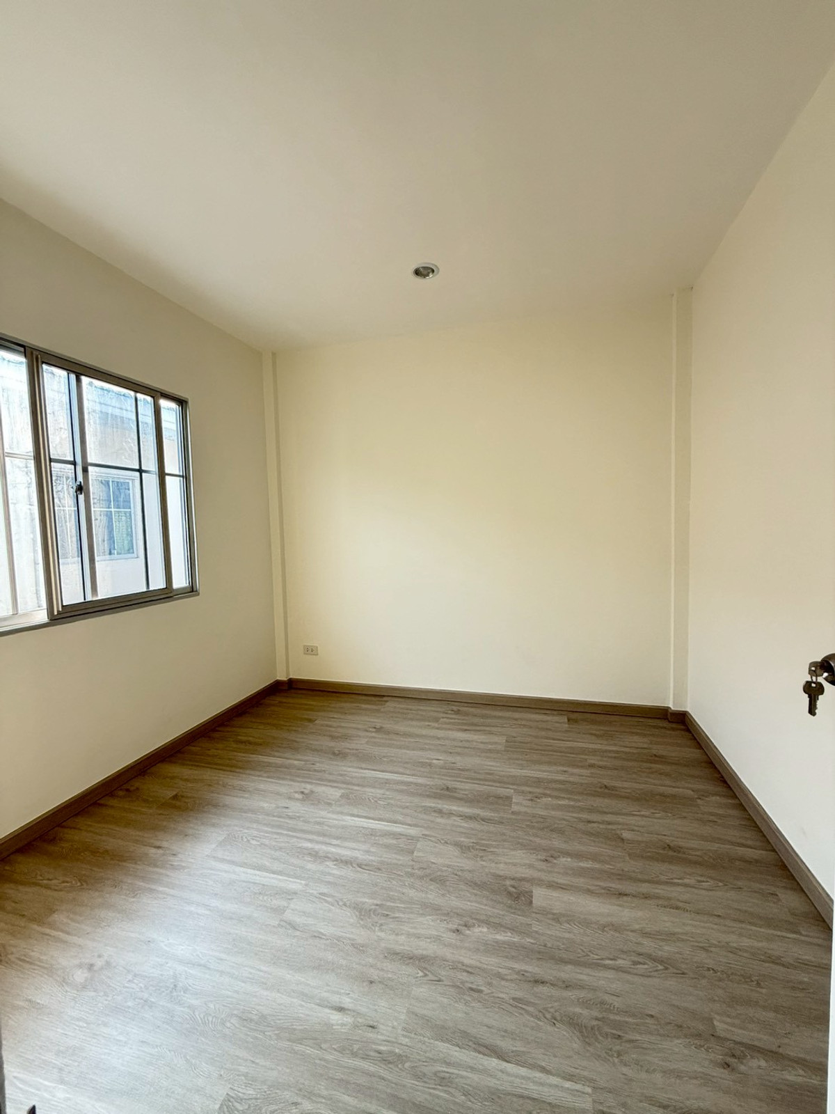 ขายทาวน์โฮมนนทบุรี บางใหญ่ บางบัวทอง : 💥💥  🏡 ทาวน์เฮ้าส์ หมู่บ้าน เดอะ วิลล่า รัตนาธิเบศร์ (รีโนเวทใหม่ทั้งหลัง  พร้อมหิ้วกระเป๋าเข้าอยู่ )📌