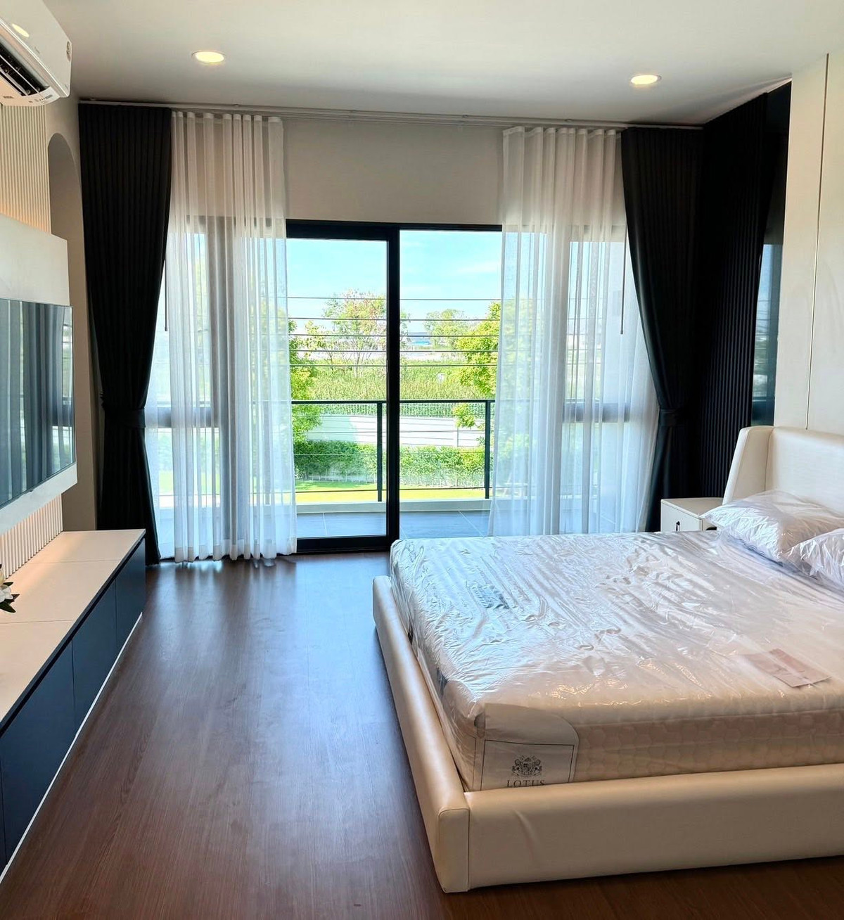 ให้เช่าบ้านบางนา แบริ่ง ลาซาล : [For rent] บ้านเดี่ยวใกล้ Mega bangna : ✨𝑻𝒉𝒆 𝒄𝒊𝒕𝒚 𝒃𝒂𝒏𝒈𝒏𝒂 : ตกแต่งครบ ใกล้ทางด่วนวงแหวน