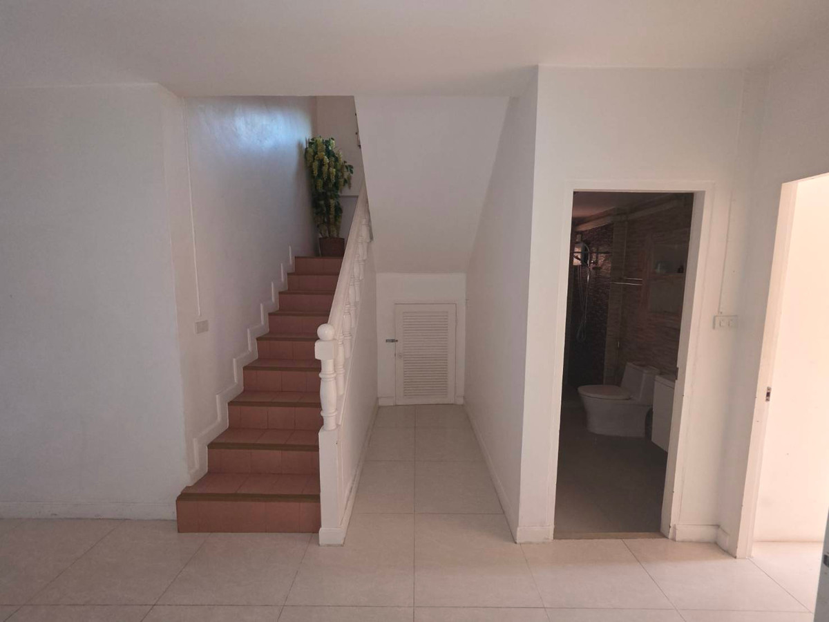 ให้เช่าบ้านปทุมธานี รังสิต ธรรมศาสตร์ : ให้เช่าบ้านเดี่ยว หมู่บ้านเมืองเอกโครงการ 6 ใกล้ มหาวิทยาลัยรังสิต เพียง 1 นาที