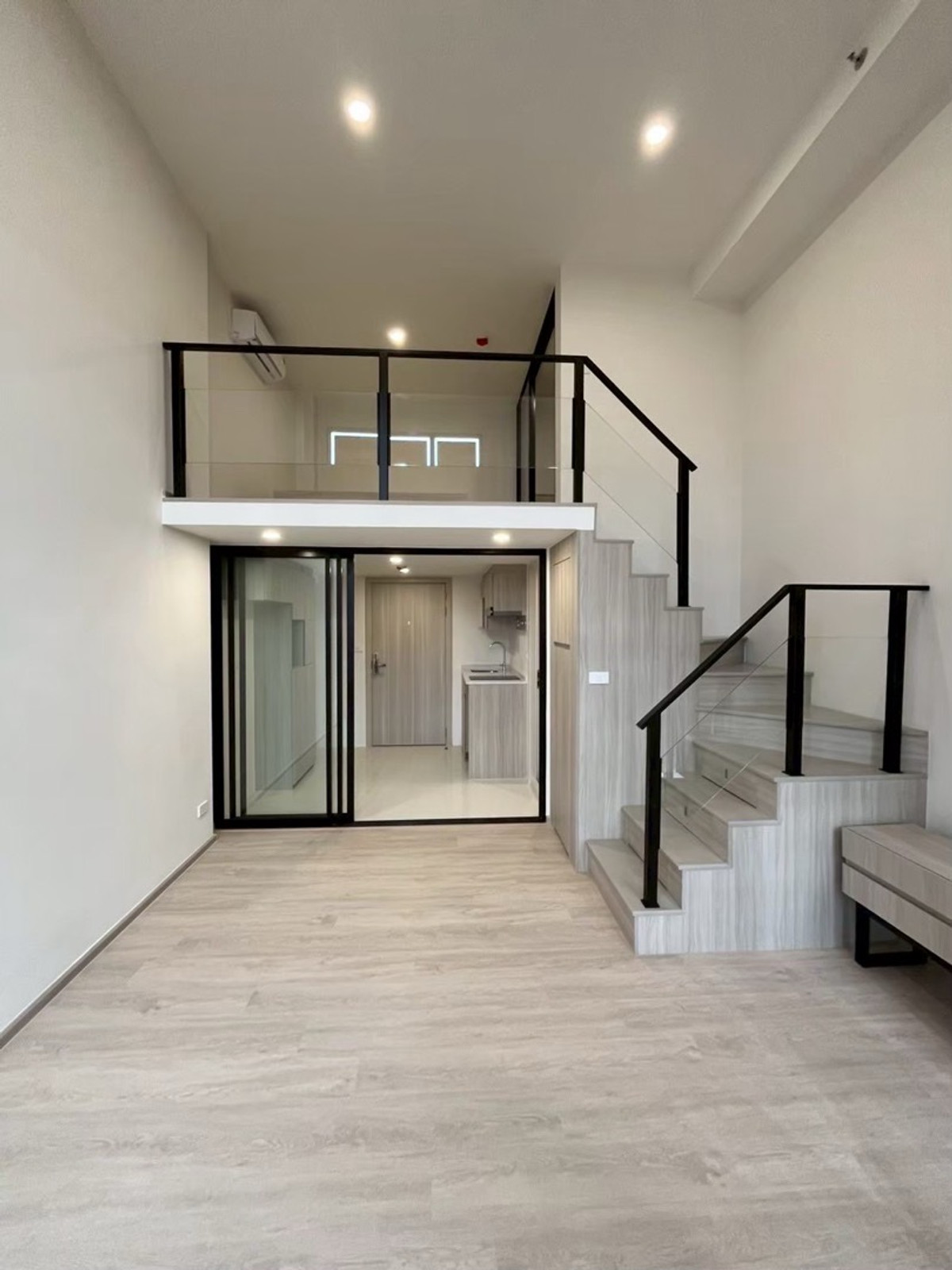 ขายคอนโดสมุทรปราการ สำโรง : ขาย Origin Plug and Play E22 Station เพดานสูง ชั้นเลี้ยงสัตว์ได้