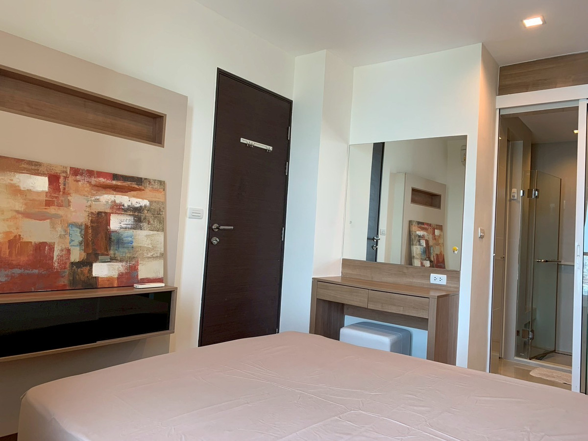 For RentCondoSathorn, Narathiwat : For Rent 1 Bedroom 23rd floor Rhythm Sathorn, City view, close to BTS Taksin