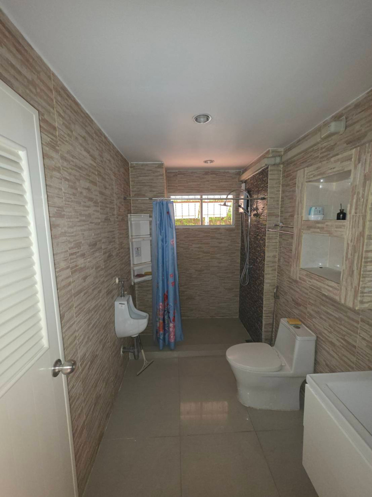 ให้เช่าบ้านปทุมธานี รังสิต ธรรมศาสตร์ : ให้เช่าบ้านเดี่ยว หมู่บ้านเมืองเอกโครงการ 6 ใกล้ มหาวิทยาลัยรังสิต เพียง 1 นาที