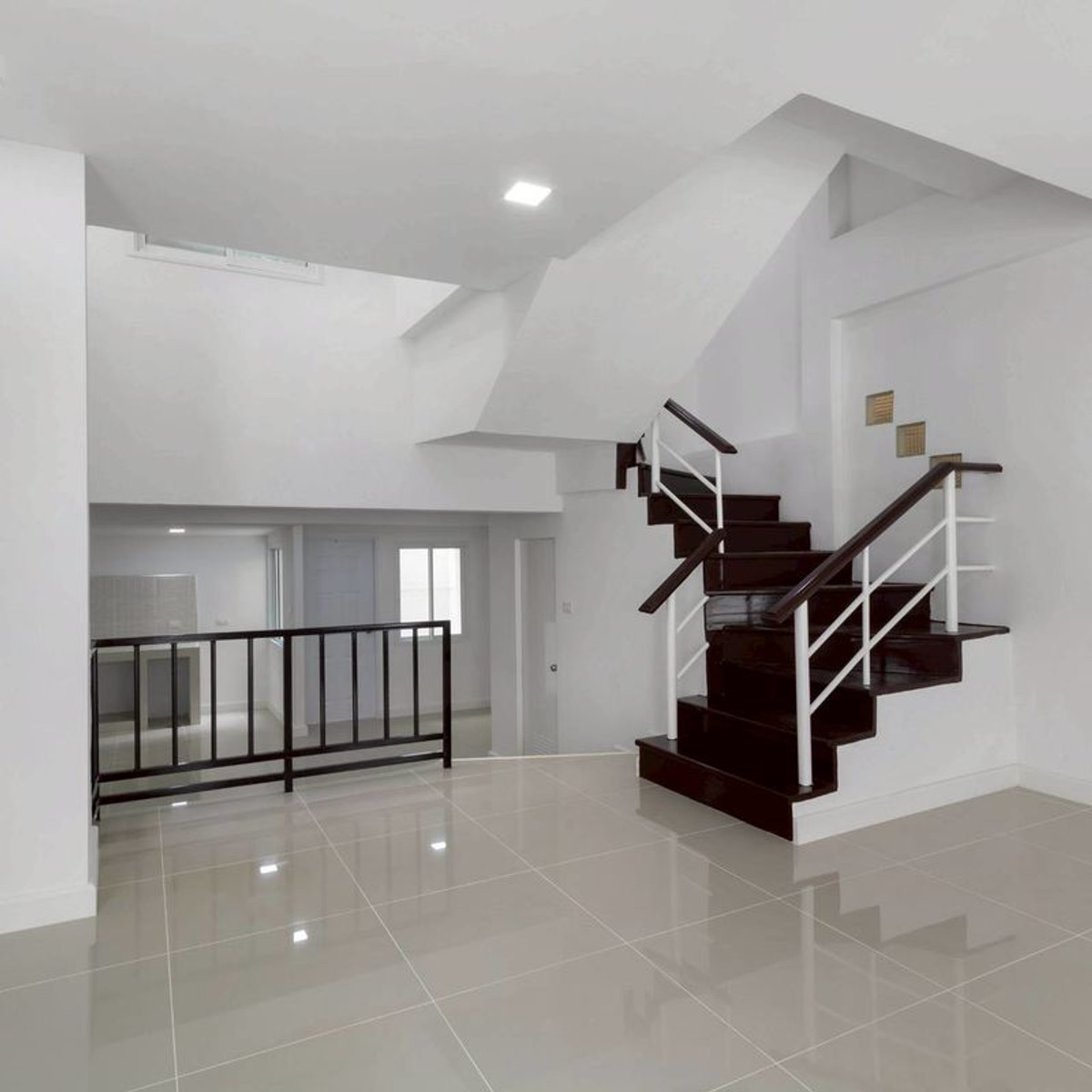 ขายทาวน์โฮมวิภาวดี ดอนเมือง หลักสี่ : 📌 Sale!!! 🏡 ทาวน์โฮม 3 ชั้น หมู่บ้าน เศรณี ดอนเมือง-สรงประภา  (รีโนเวทใหม่ ใกล้สนามบินดอนเมือง )📌