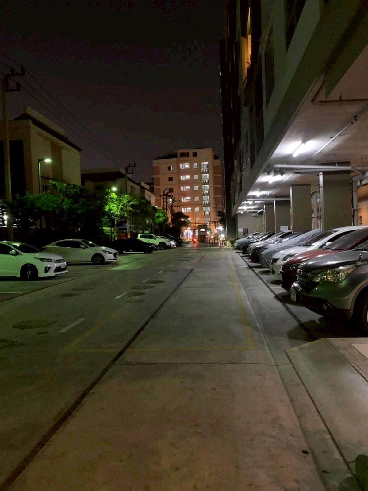 For RentCondoSamut Prakan,Samrong : ✨ Good location, convenient travel, easy to enter the city, cute price, ready to move in immediately 🚆 near BTS Bearing and BTS Samrong.