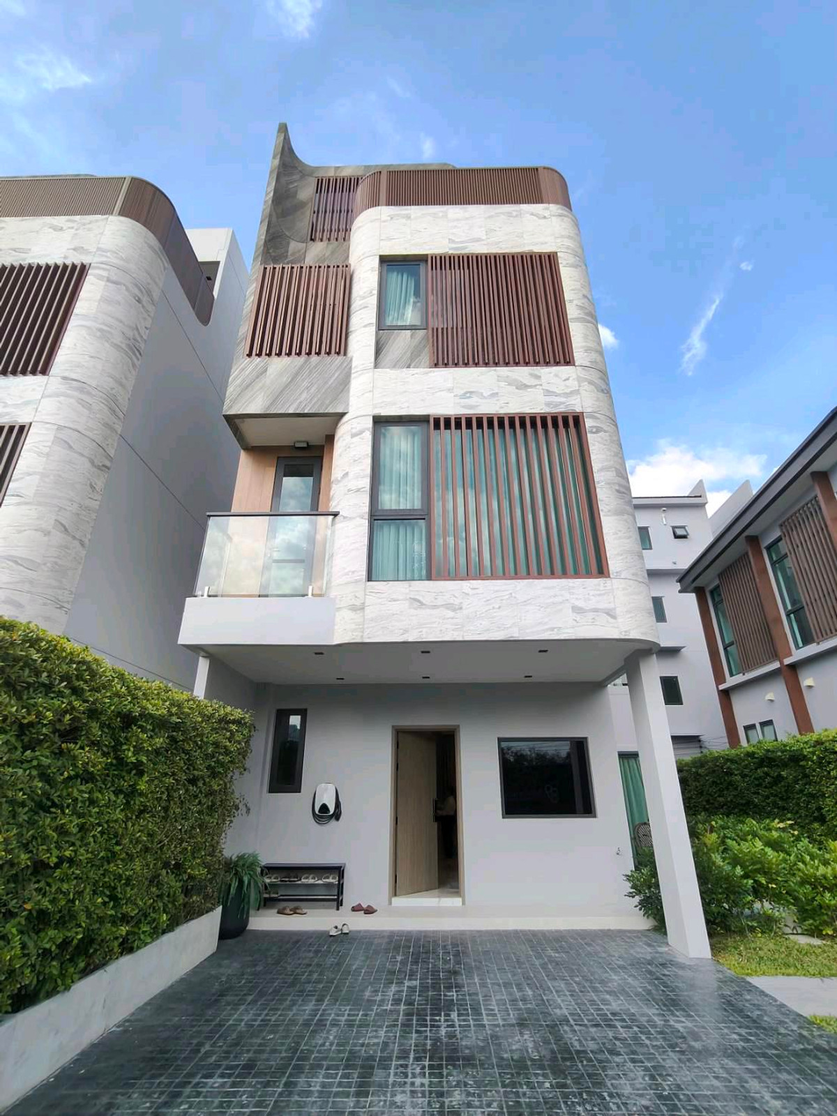 For RentHouseRama9, Petchburi, RCA : 🏡 For rent 89 Residence Ratchada-Rama 9 (very new project!)