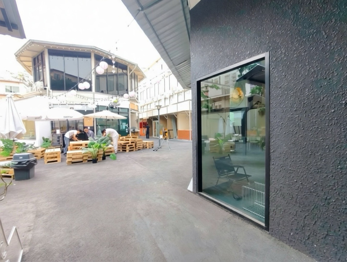 ให้เช่าร้านค้า/ตลาดนัดสุขุมวิท อโศก ทองหล่อ : พื้นที่เช่า 32 ตารางเมตร สำหรับ ทำธุรกิจ @ พร้อมพงษ์ ใกล้ BTS 500 เมตร 