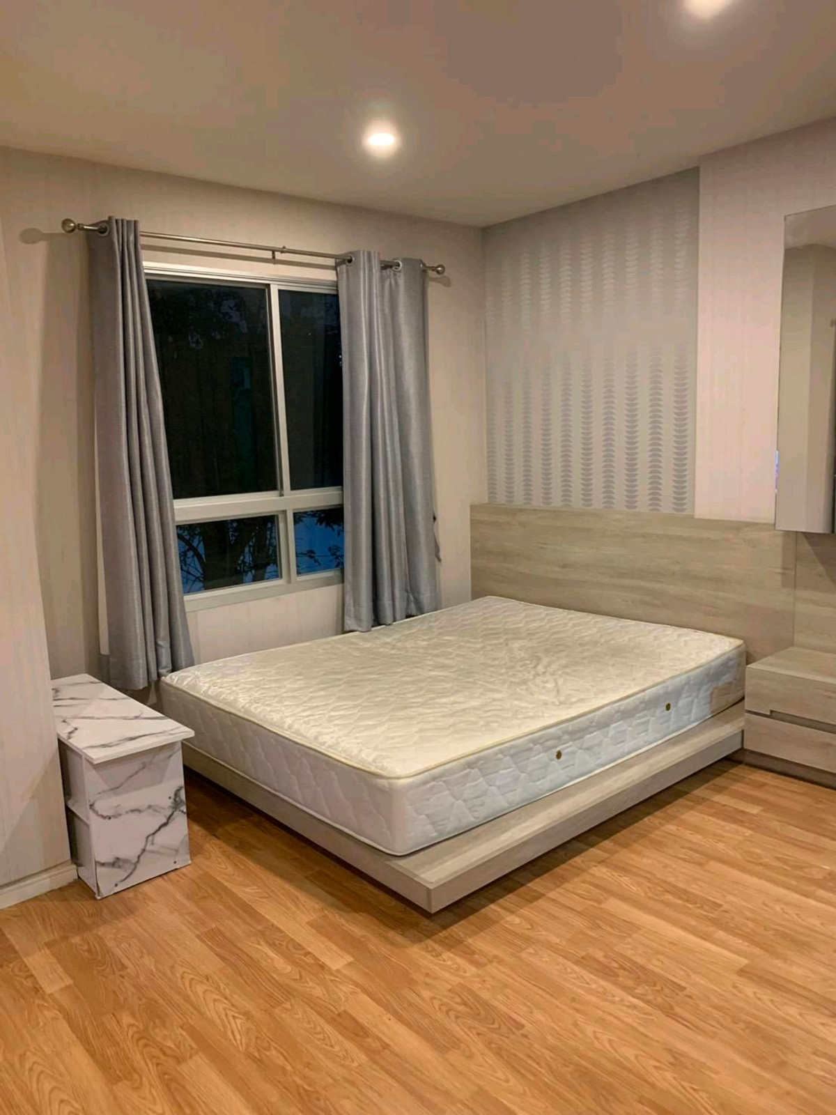 For RentCondoSamut Prakan,Samrong : ✨ Good location, convenient travel, easy to enter the city, cute price, ready to move in immediately 🚆 near BTS Bearing and BTS Samrong.