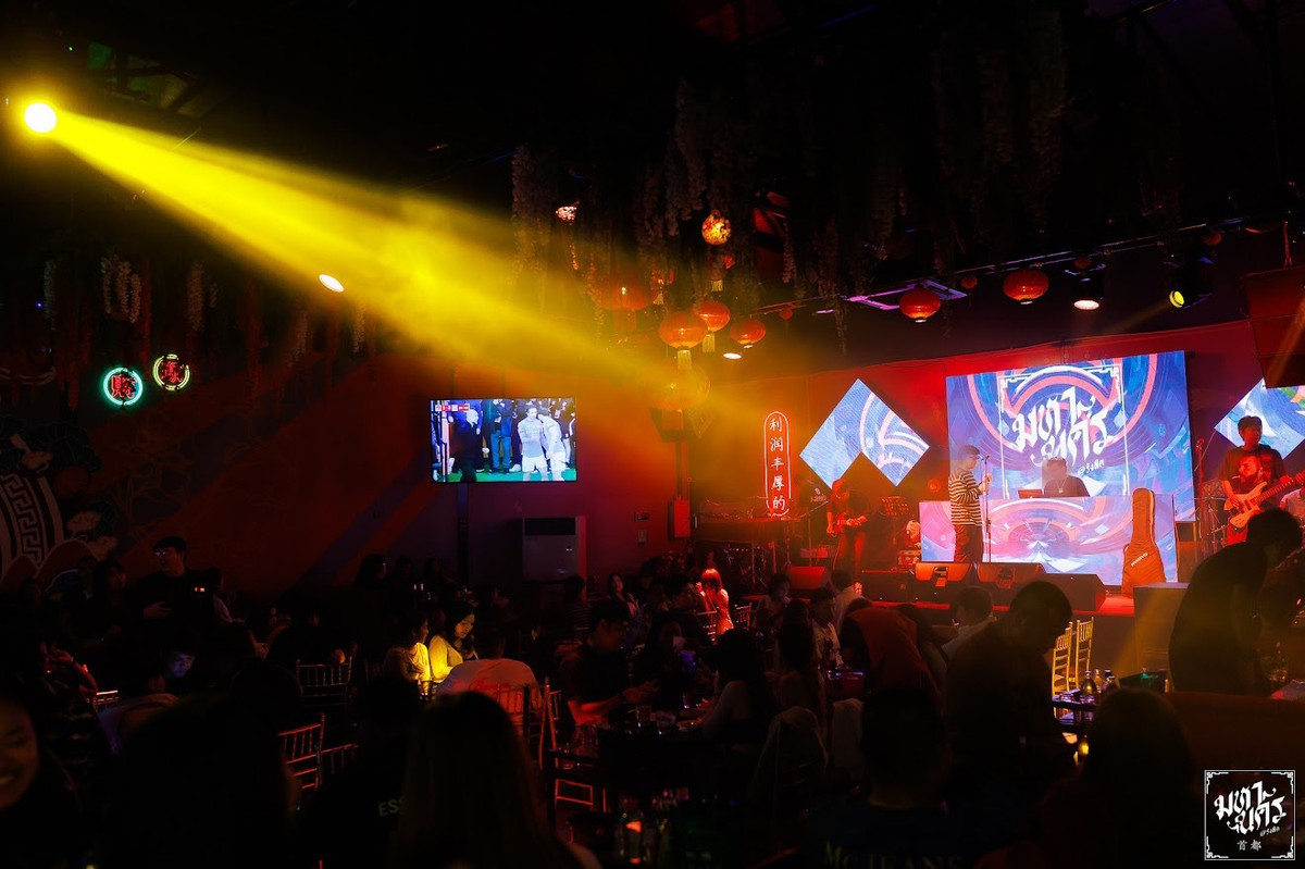 เซ้งร้านค้า/ตลาดนัดปทุมธานี รังสิต ธรรมศาสตร์ : เซ้ง ร้านนั่งชิว-ดนตรีสด-ผับ รังสิต คลอง4 ตัวอาคารเห็นชัด ติดถนนใหญ่ มีที่จอดรถเยอะ