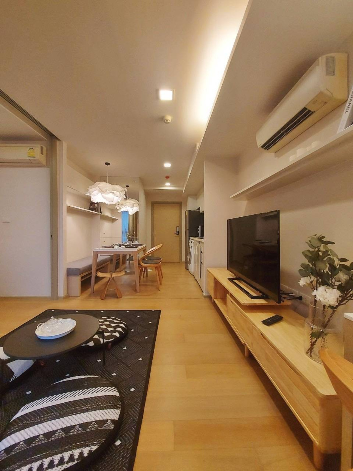 ขายคอนโดสุขุมวิท อโศก ทองหล่อ : 🔥Best Deal🔥 LIV@49 สุขุมวิท 49  ขายต่ำกว่าทุนสุดๆ ขายพร้อมผู้เช่า โอกาสทองอยู่เอง หรือลงทุน