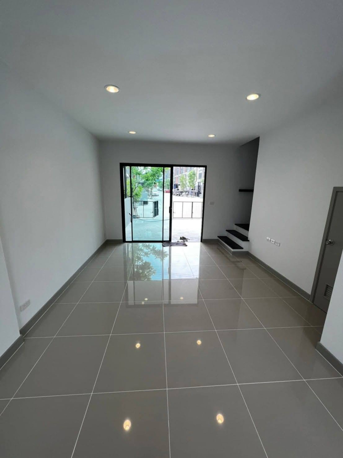 ให้เช่าทาวน์โฮมนวมินทร์ รามอินทรา : ⚡ ให้เช่า ทาวน์โฮม 3 ชั้น Premium Place พหลโยธิน - รามอินทรา ใกล้ BTS ขนาด 20 ตร.ว. ⚡