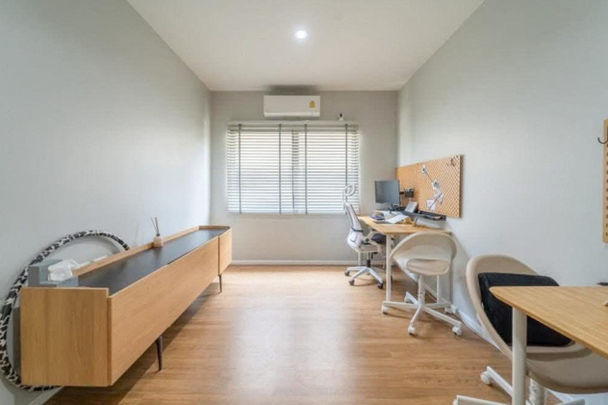 ทาวน์โฮมมีนบุรี-ร่มเกล้า : ทาวน์โฮม 3 ชั้น ใกล้โรงเรียนนานาชาติเวลลิงตัน สนามบินสุวรรณภูมิ 🛫