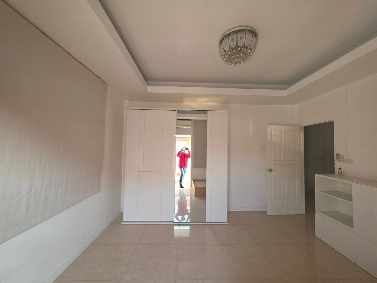 ให้เช่าบ้านปทุมธานี รังสิต ธรรมศาสตร์ : ให้เช่าบ้านเดี่ยว หมู่บ้านเมืองเอกโครงการ 6 ใกล้ มหาวิทยาลัยรังสิต เพียง 1 นาที