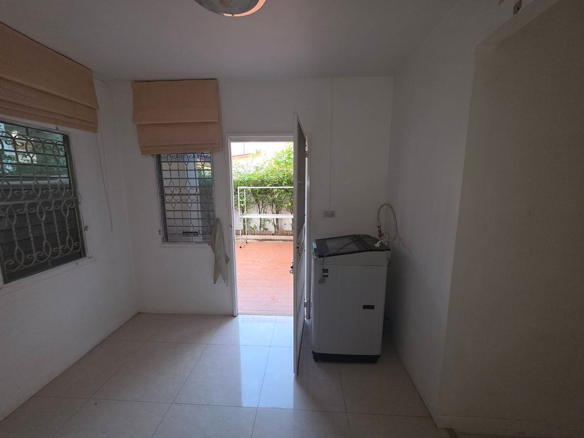 ให้เช่าบ้านปทุมธานี รังสิต ธรรมศาสตร์ : ให้เช่าบ้านเดี่ยว หมู่บ้านเมืองเอกโครงการ 6 ใกล้ มหาวิทยาลัยรังสิต เพียง 1 นาที