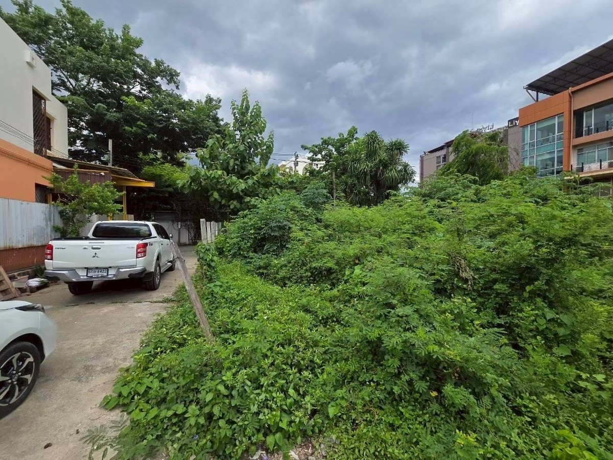 ขายที่ดินโชคชัย4 ลาดพร้าว71 : S-LNLP102 ขาย ที่ดิน ลาดพร้าว 130 520ตรว. 1ไร่ 1งาน 20ตรว. 88.4ล้าน 064-959-8900