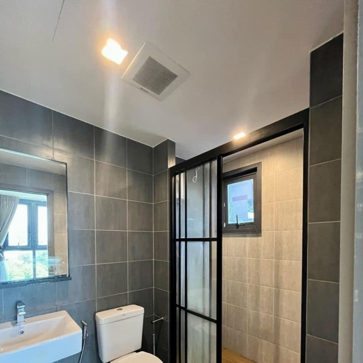 ให้เช่าคอนโดพระราม 9 เพชรบุรีตัดใหม่ RCA : ✅ TBGR151 ✅ Line : @p2nproperty