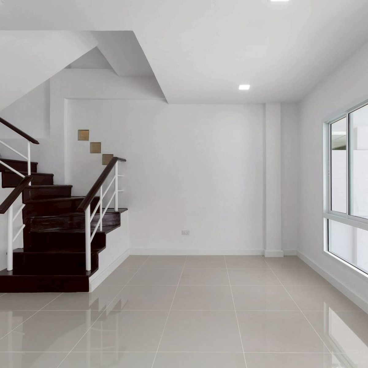 ขายทาวน์โฮมวิภาวดี ดอนเมือง หลักสี่ : 📌 Sale!!! 🏡 ทาวน์โฮม 3 ชั้น หมู่บ้าน เศรณี ดอนเมือง-สรงประภา  (รีโนเวทใหม่ ใกล้สนามบินดอนเมือง )📌