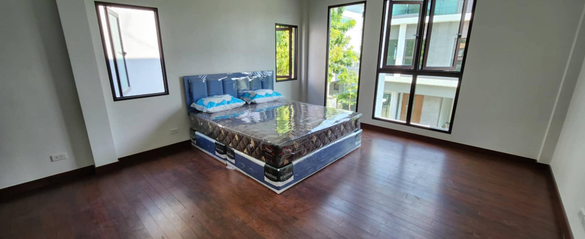 ให้เช่าบ้านลาดพร้าว101 แฮปปี้แลนด์ : บ้านเดี่ยวพร้อมให้เช่า รายล้อมด้วยโรงเรียนนานาชาติ ใกล้จุดขึ้นทางด่วนเพียง 10 นาที 🏫