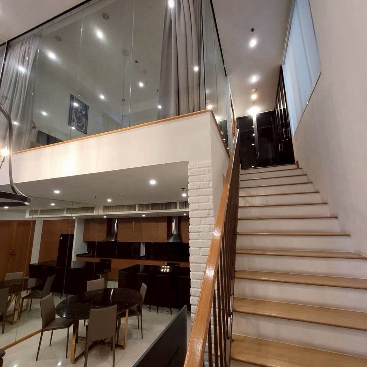 CondoSukhumvit, Asoke, Thonglor : Duplex Condo 1 Bedroom 90 sq.m for Sale and Rent Near BTS Phrom Phong Sukhumvit 24