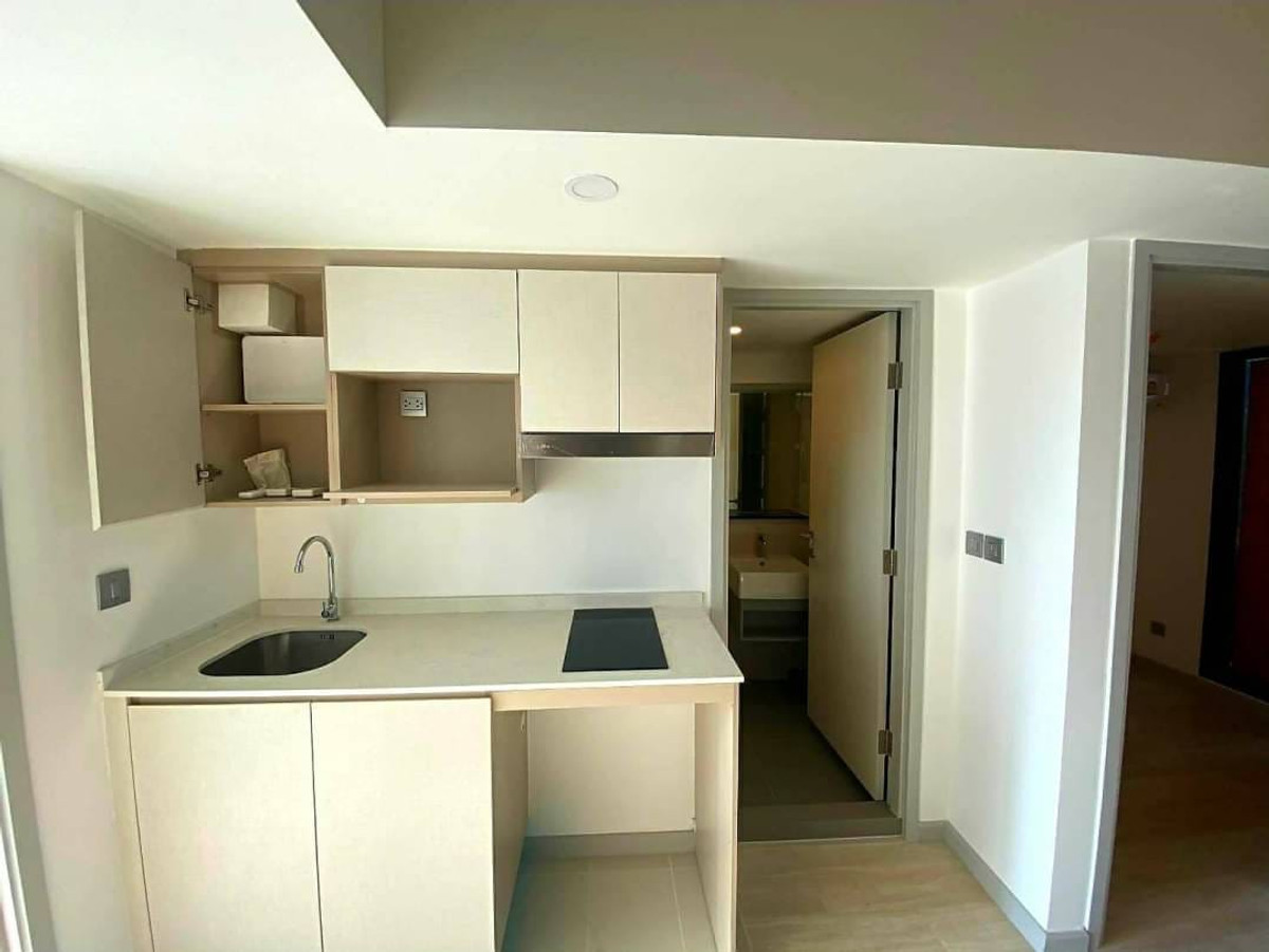 For RentCondoSathorn, Narathiwat : For rent: Knightsbridge Prime Sathorn, fully furnished, ready to move in, Duplex, corner room, 30th floor, area 44 sq m. Monthly rent 28,000 baht.