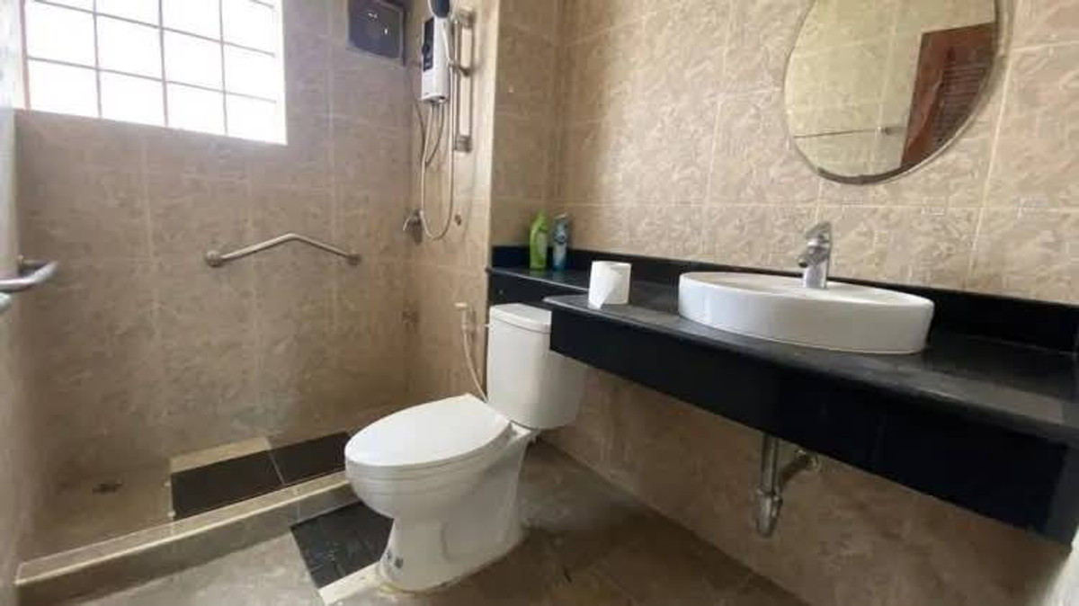 For RentHousePattanakan, Srinakarin : For rent, 2-story detached house, Soi Phatthanakan 50, parking for 6 cars, recently renovated house, good location, ready to move in, price 55,000 baht.