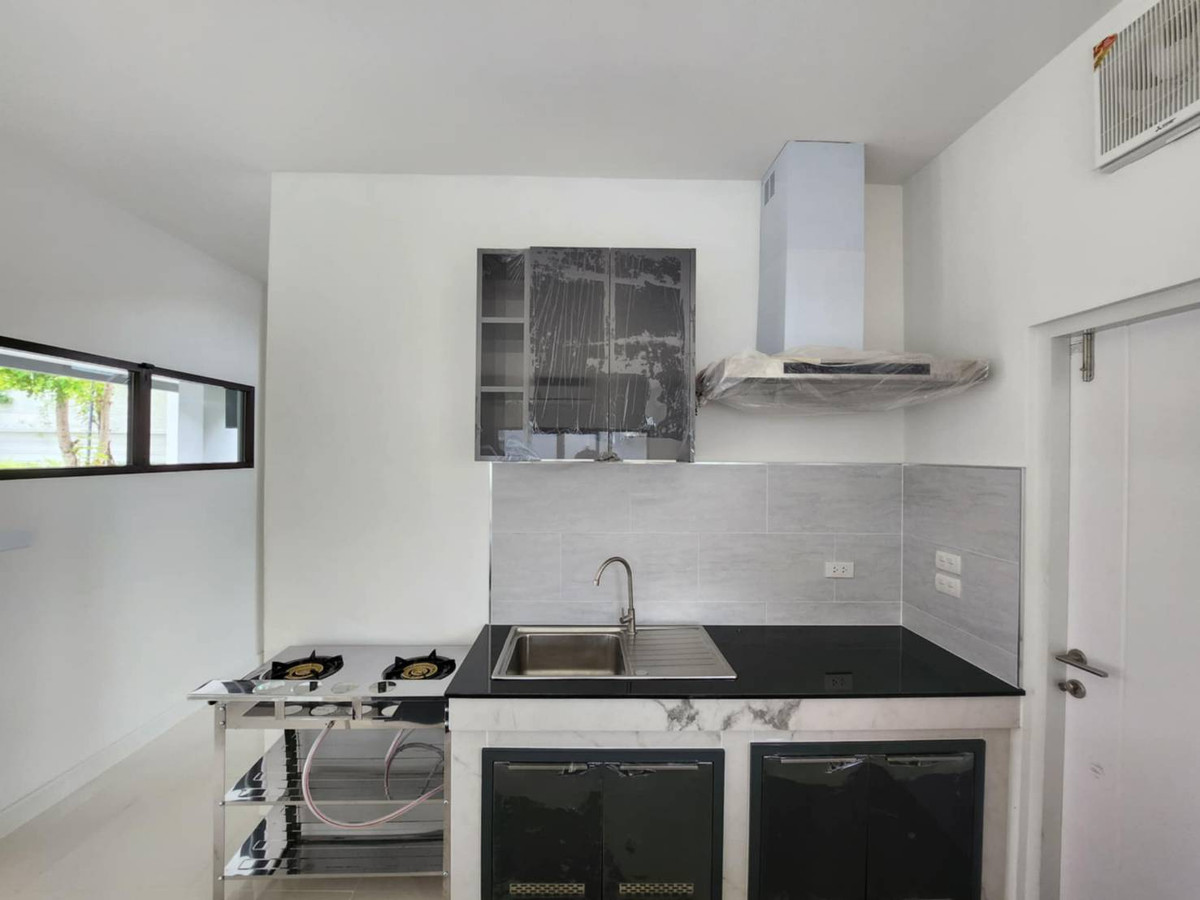 ให้เช่าบ้านลาดพร้าว101 แฮปปี้แลนด์ : บ้านเดี่ยวพร้อมให้เช่า รายล้อมด้วยโรงเรียนนานาชาติ ใกล้จุดขึ้นทางด่วนเพียง 10 นาที 🏫